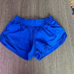 Lululemon size 4 hotty hots